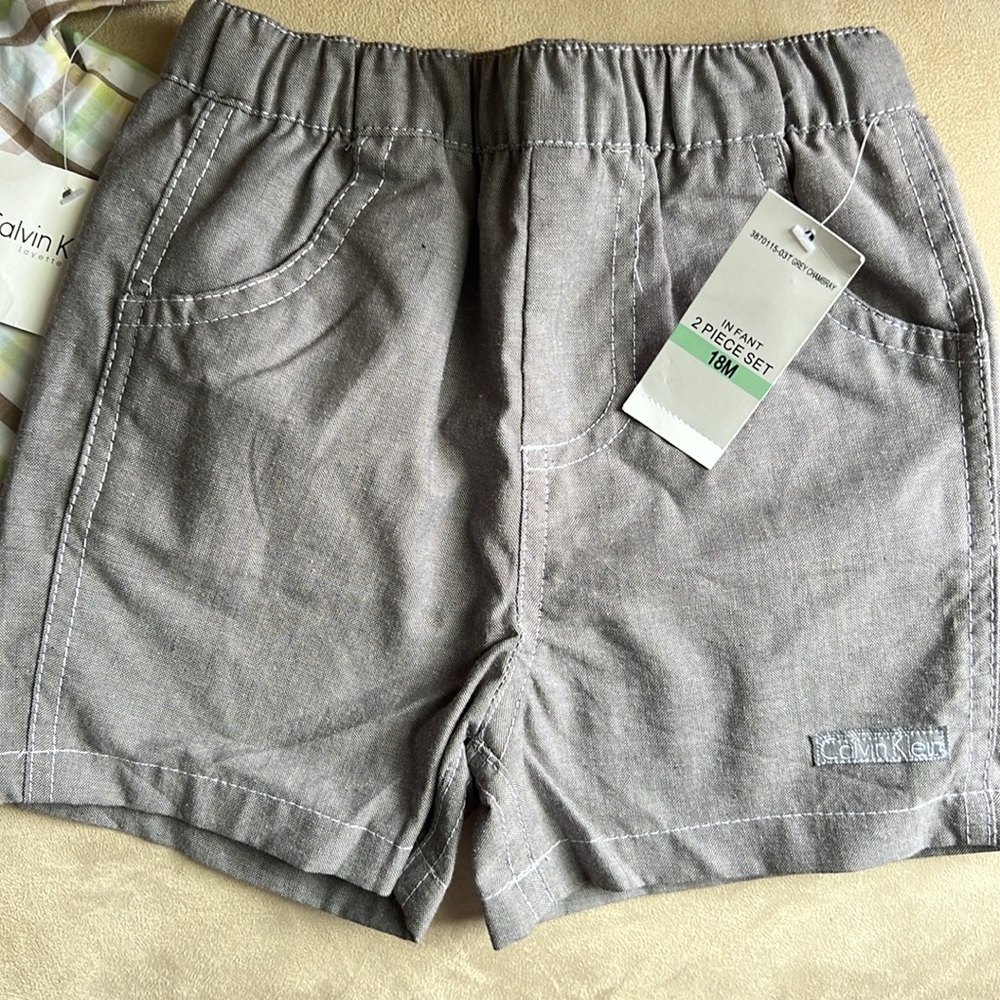 Calvin Klein Short Set - Picture 3 of 3